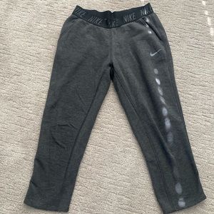 Nike Cropped Sweatpants